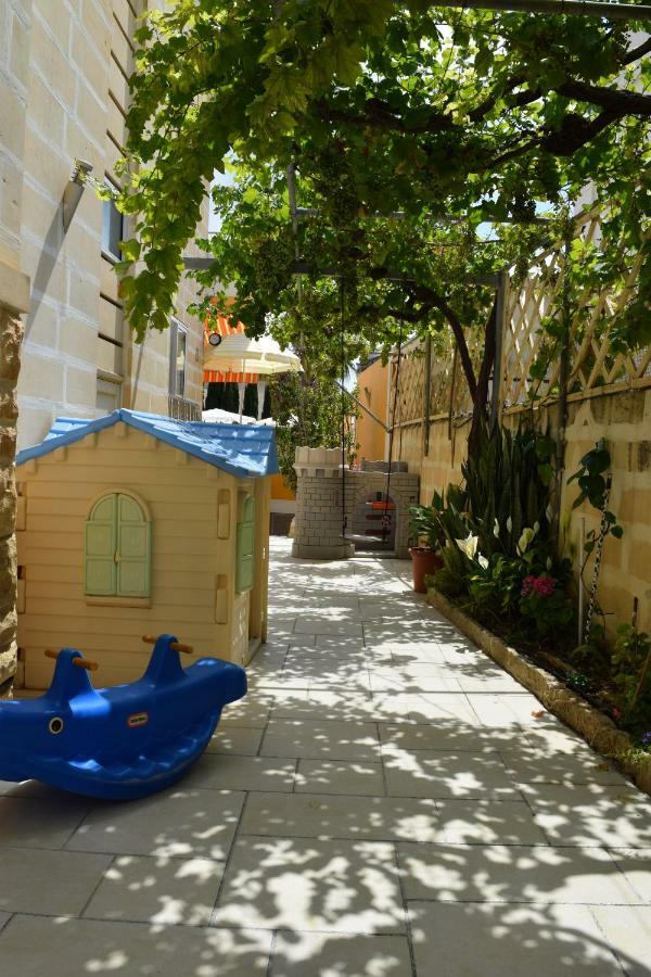 Central Villa Flatlet With Pool - Free Parking And Wifi Lija エクステリア 写真